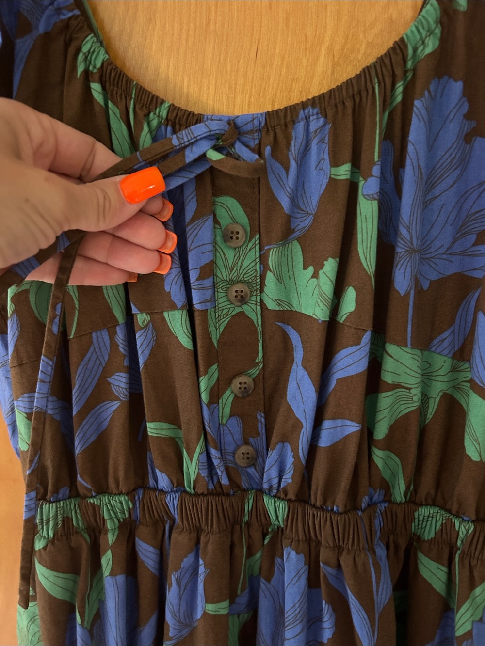 Moon River tropical Maxi Dress with Blue & Green Floral Print - Picture 3 of 9